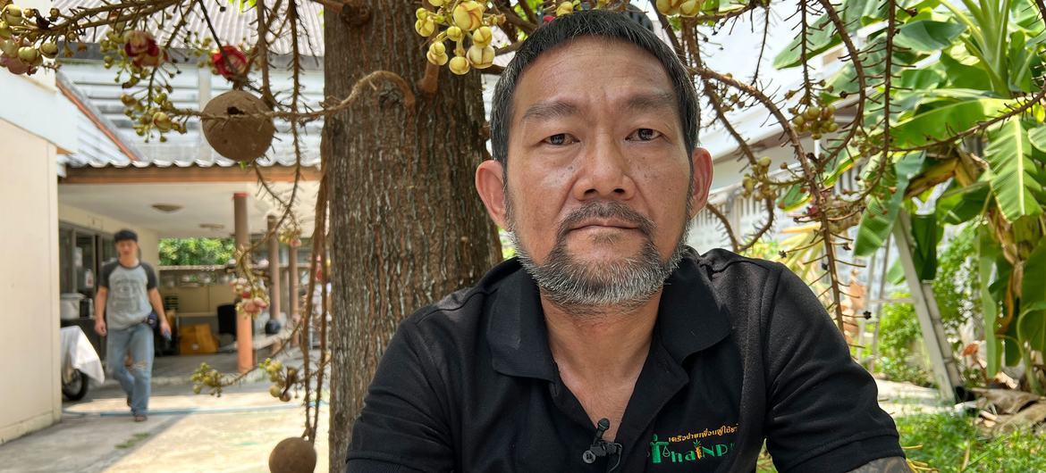 Prapat Sukkeaw, de 49 anos, usa drogas desde os 15 anos.