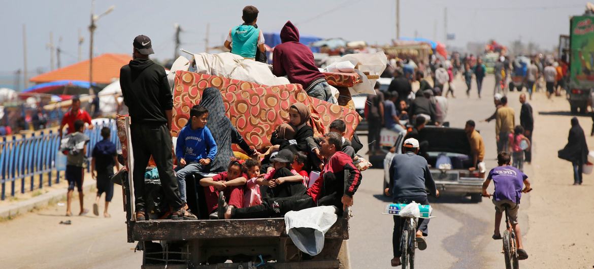 Muitos habitantes de Gaza que fugiram para Rafah estão agora novamente em movimento