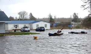 Las condiciones meteorológicas extremas han provocado inundaciones en Taholah, estado de Washington.