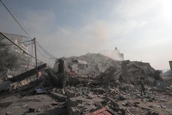دُمرت أجزاء كبيرة من غزة بسبب القصف الجوي على القطاع.