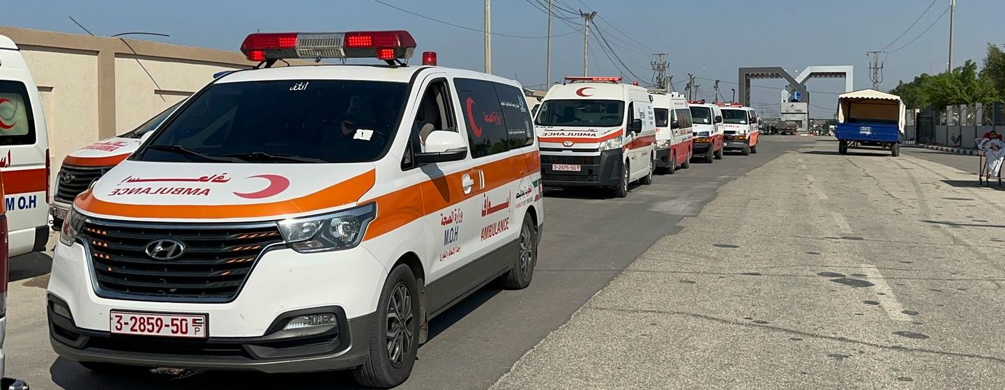 Photo d'archives: Les blessés palestiniens sont transportés dans des ambulances depuis Gaza jusqu'à l'Égypte, en passant par le point de passage de Rafah.