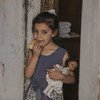 برنامج الأغذية العالمي يقوم بتوزيع المساعدات الطارئة على الأسر المحتاجة في غزة.