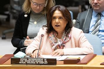 La representante especial del Secretario General sobre la violencia sexual en los conflictos, Pramila Patten, informa a los miembros del Consejo de Seguridad de la ONU sobre la situación en Oriente Medio, incluida la cuestión palestina.