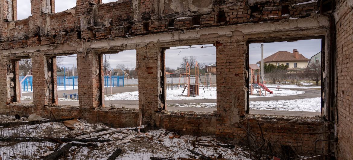 Escuela en Kharkiv, Ucrania, destruida por un bombardeo (febrero de 2024).