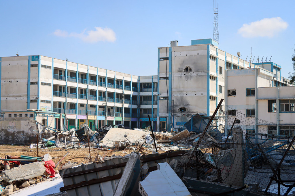 Une école à Khan Younis, à Gaza, en ruines après avoir été attaquée.