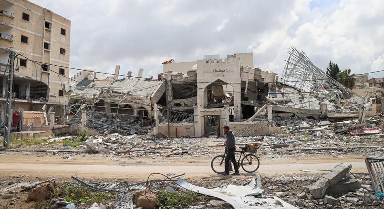 随着以色列军队的撤离，汗尤尼斯成了一片废墟。
