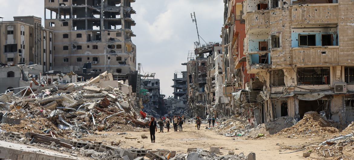 Destroyed and severely damaged buildings in Khan Younis.