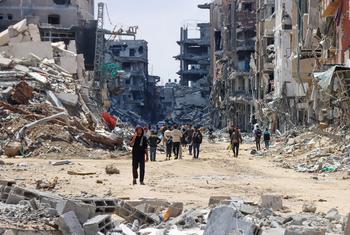 غزہ کا علاقہ خان یونس تقریباً مکمل طور پر کھنڈربن چکا ہے۔