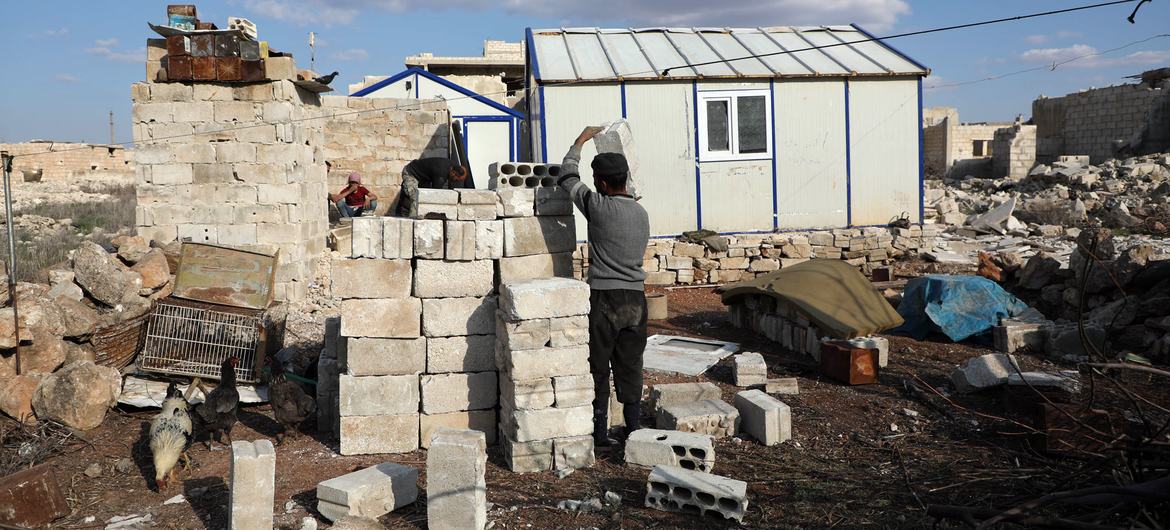 En Syrie, les habitants reconstruisent leur vie après de longues années de guerre civile.