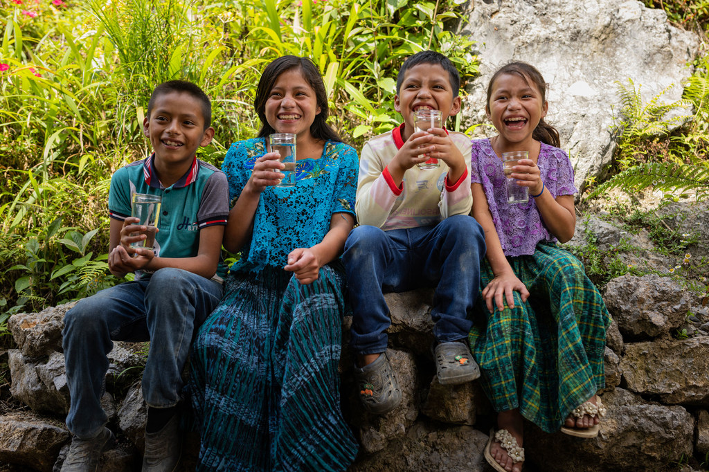 Mashirika kama UN Water yanasaidia kuhakikisha kwamba watu duniani kote, ikiwa ni pamoja na Guatemala, (pichani) wanapata maji salama.r