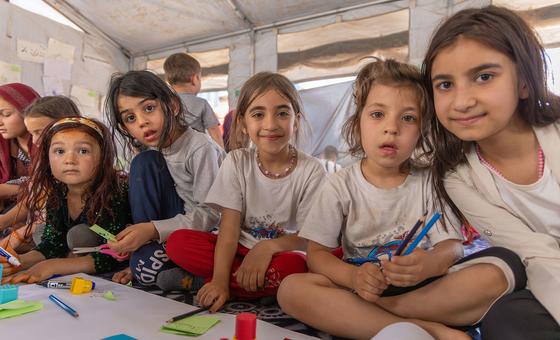 Selon une enquête publiée vendredi par ONU Femmes, 92 % des Afghans jugent « important » que les adolescentes poursuivent leur scolarité secondaire.