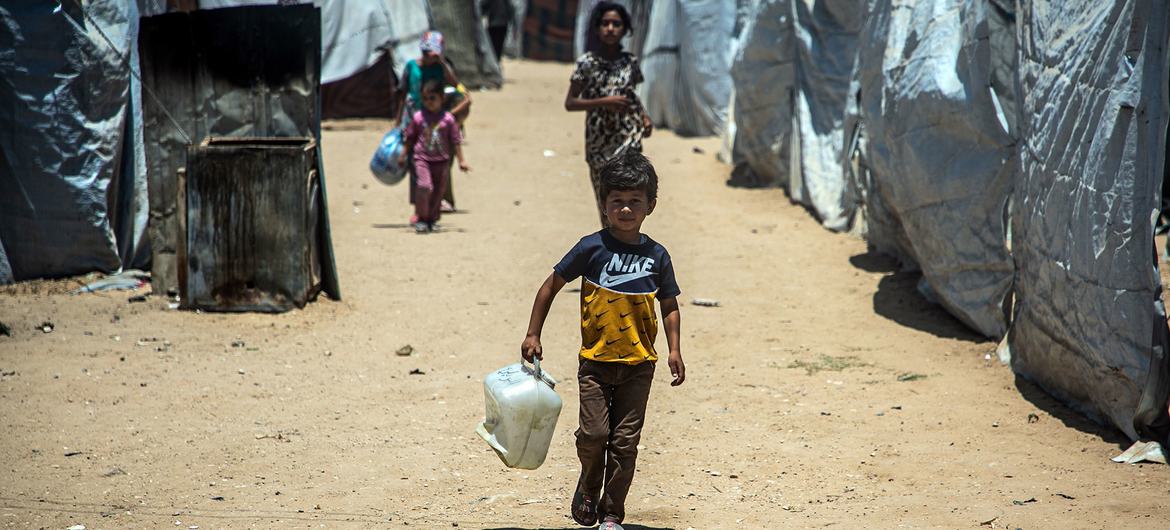 Access to safe drinking water in the Gaza Strip has been severely compromised due to the ongoing war. Access to safe drinking water in the Gaza Strip has been severely compromised due to the ongoing war.