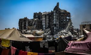 Las familias de Gaza viven en tiendas de campaña entre las ruinas de sus antiguos hogares.