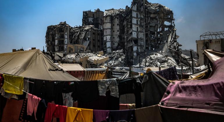 Gaza health system 'catastrophic' as hospitals overwhelmed and medicines running out, WHO warns