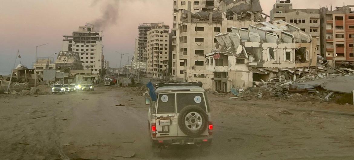 A UN vehicle passes through Gaza.