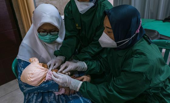 Jutaan anak kehilangan vaksinasi yang menyelamatkan jiwa di tengah pandemi COVID, lonjakan informasi yang salah