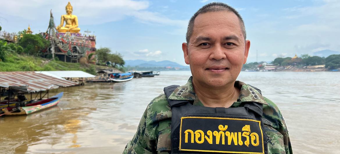 马尼亚姆上尉在泰国皇家海军湄公河舰队执行任务。