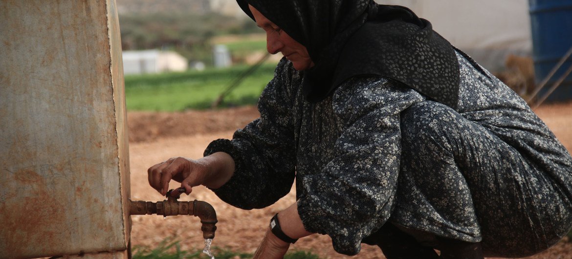 Разрушение системы водоснабжения в Сирии привело к резкому снижению качества питьевой воды.