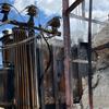 Поврежденная подстанция вблизи ЗАЭС.