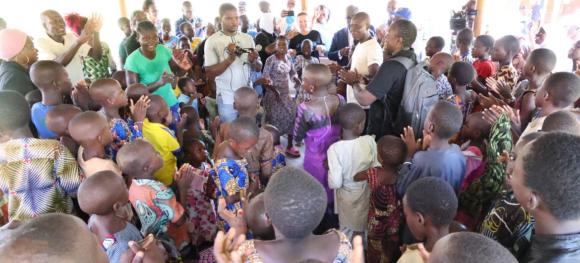Des enfants réfugiés dans le centre de promotion sociale de Tanguiéta, dans le nord-ouest du Bénin.