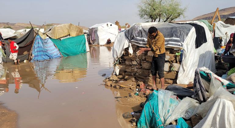 المنظمة الدولية للهجرة تدعو إلى الدعم الدولي، فيما يواجه اليمن فيضانات مميتة