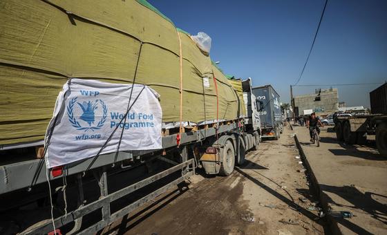 Trucks transport food aid into northern Gaza (file)
