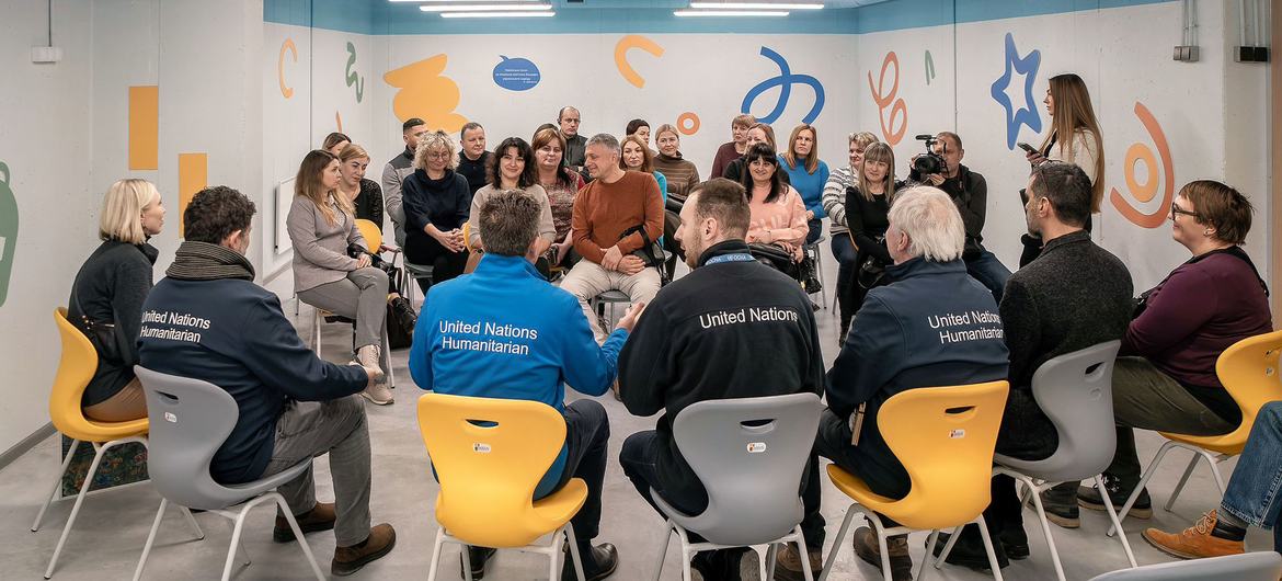 Заместитель Генерального секретаря по гуманитарным вопросам Том Флетчер проводит встречи с жителями Украины.