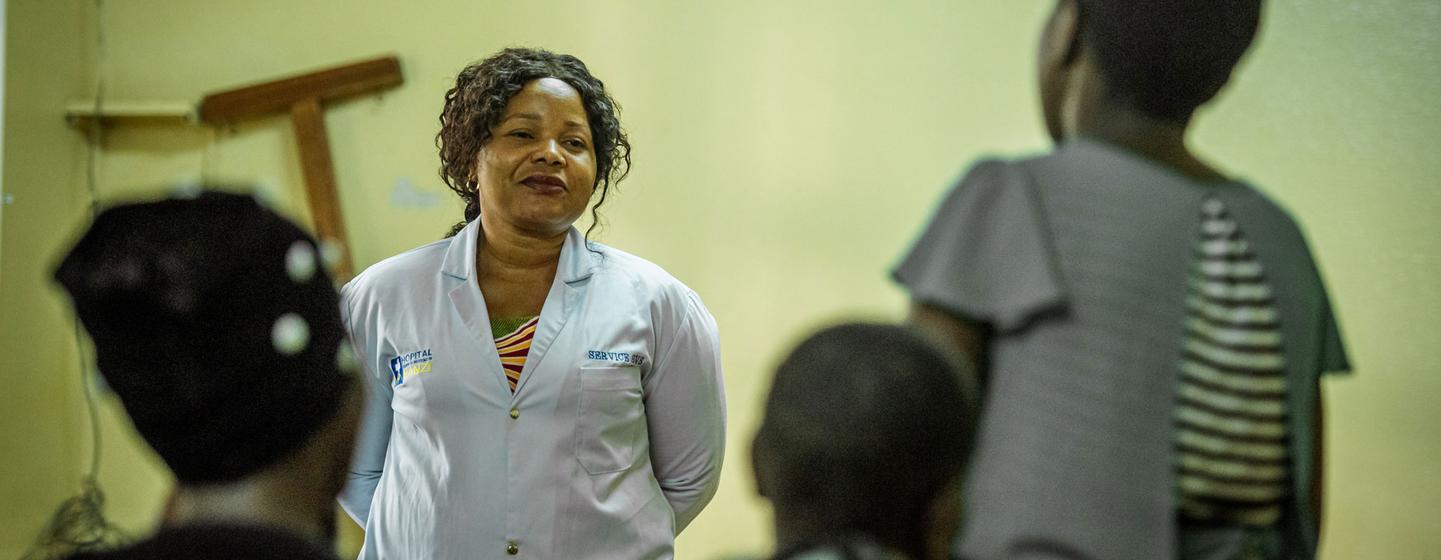 De jeunes survivantes de violences sexuelles reçoivent un soutien psychologique à l'hôpital de Panzi, dans l'est de la République démocratique du Congo (Archives)