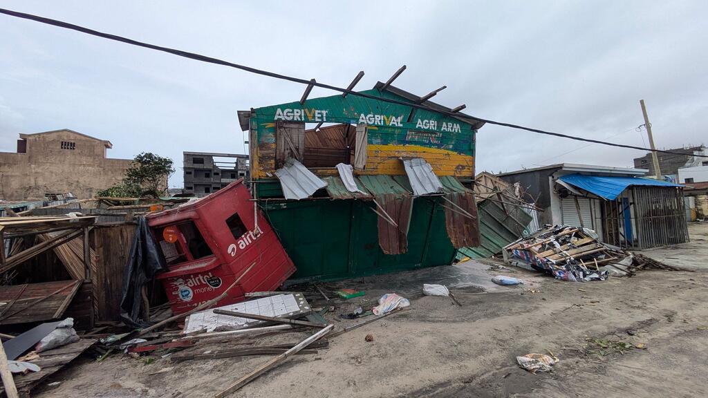 Les magasins de Toamasina, à Madagascar, ont été gravement endommagés par le cyclone Gezani.
