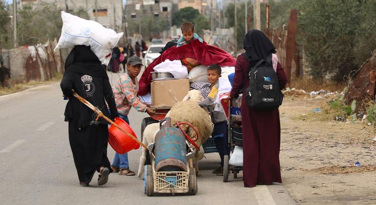 A Palestinian family flees Rafah, in the south of the Gaza Strip.