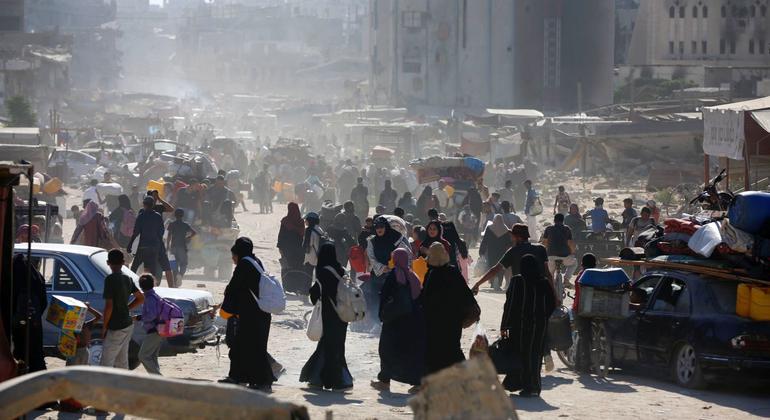 Palestinos desplazados en Gaza.