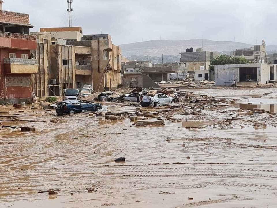 Des inondations catastrophiques ont brisé des barrages et emporté des bâtiments et des maisons en Libye.