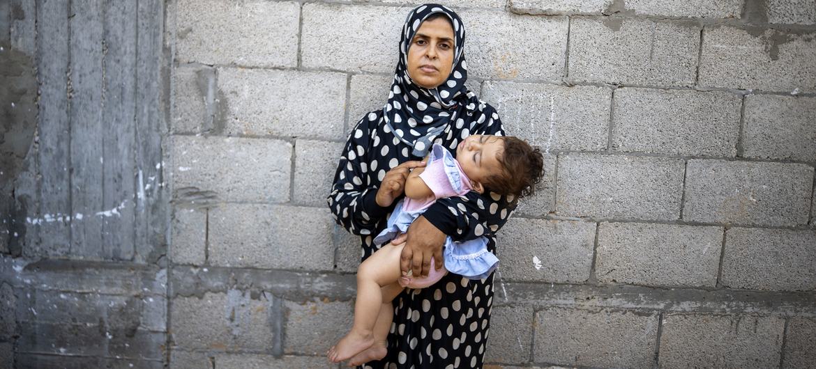 Las mujeres embarazadas y lactantes de Gaza reciben suplementos nutricionales del PMA.