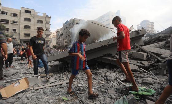 Gaza: Nowhere to go, as humanitarian crisis reaches 'dangerous new low'