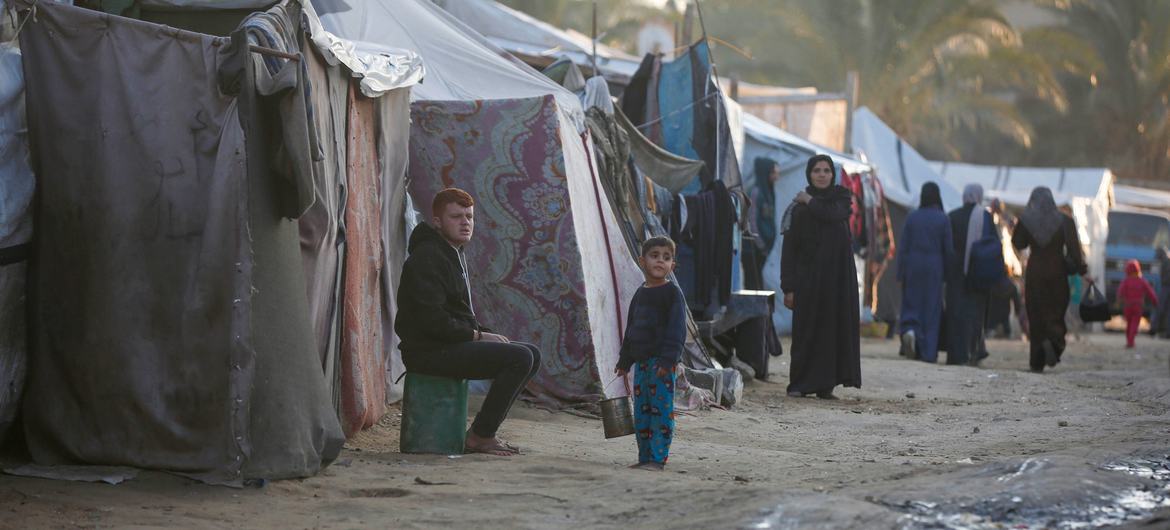 Many Gazans are living in temporary shelters after their homes were destroyed. Many Gazans are living in temporary shelters after their homes were destroyed.