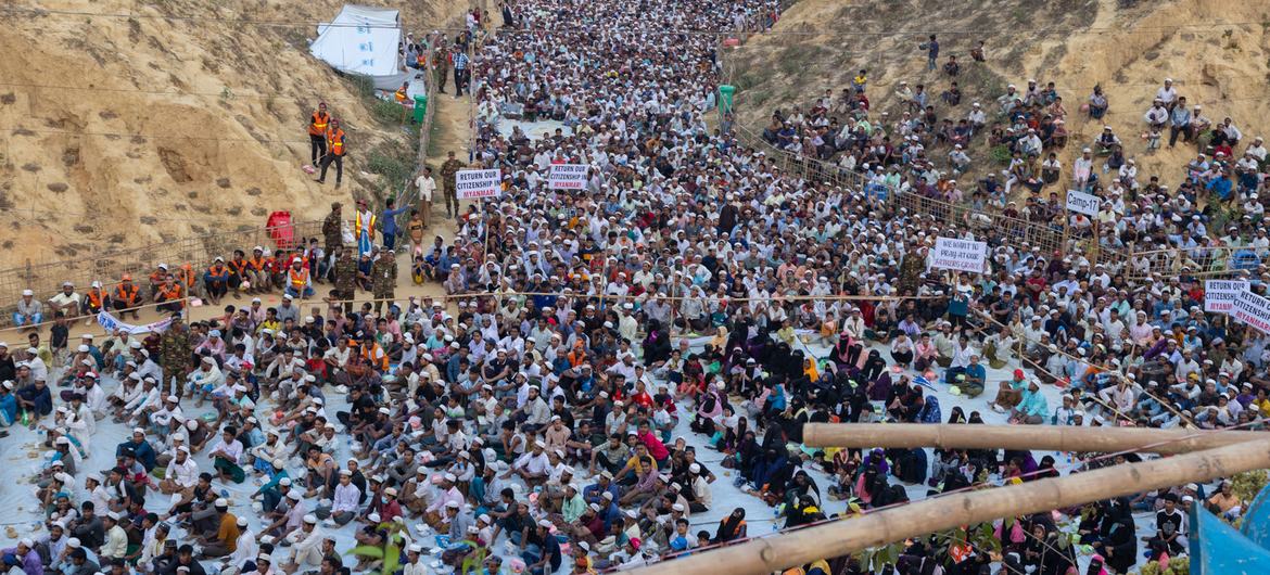 Rohingya refugees prepare to break fast at an Iftar evening meal in Cox's Bazar, Bangladesh.