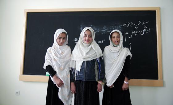 Afganistán corre el riesgo de perder 25.000 maestras y trabajadoras sanitarias para 2030