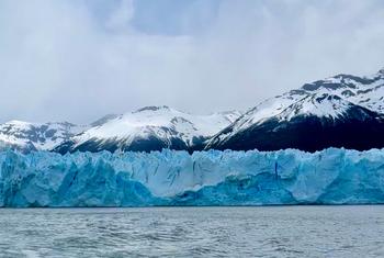 Des blocs de glace se détachant de la banquise patagonienne, aux confins de l’Amérique du Sud.