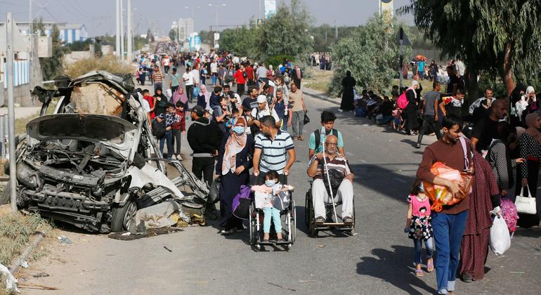 Los palestinos siguen huyendo de las zonas más peligrosas de la Franja de Gaza.