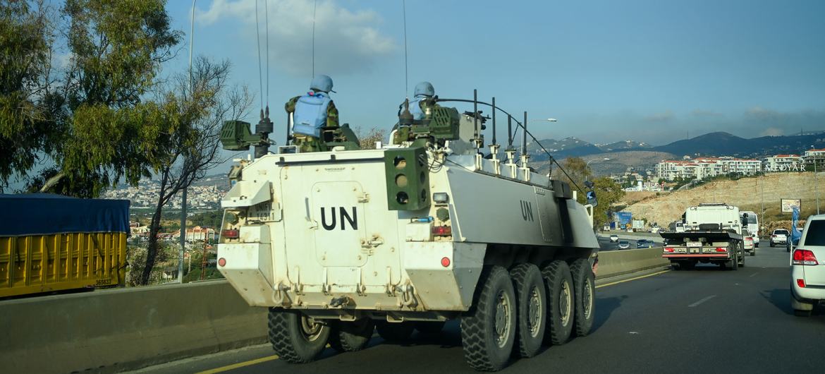 من الأرشيف: مركبة تابعة لليونيفيل تجوب في جنوب لبنان