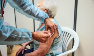 The elderly are among those most at risk from respiratory viruses and should be vaccinated ahead of winter in the northern hemisphere, says the UN World Health Organization (WHO).