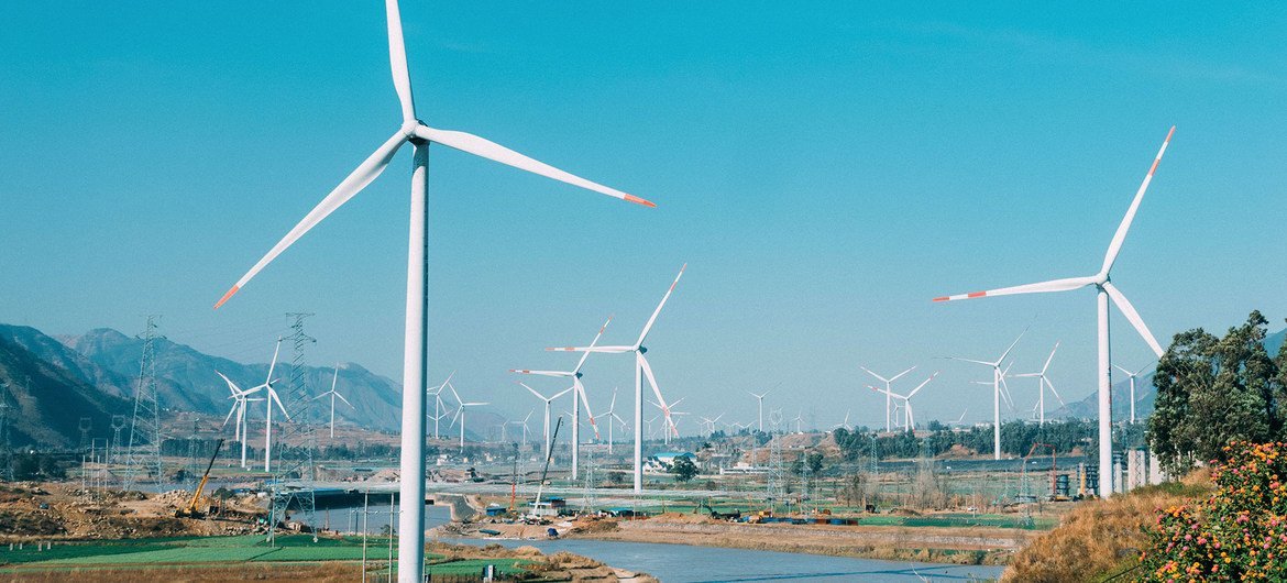 中国境内的一处风能发电设施。