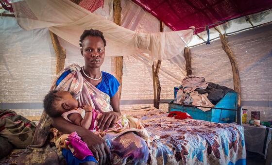 Жительница Южного Судана, вынужденная покинуть свой дом из-за войны