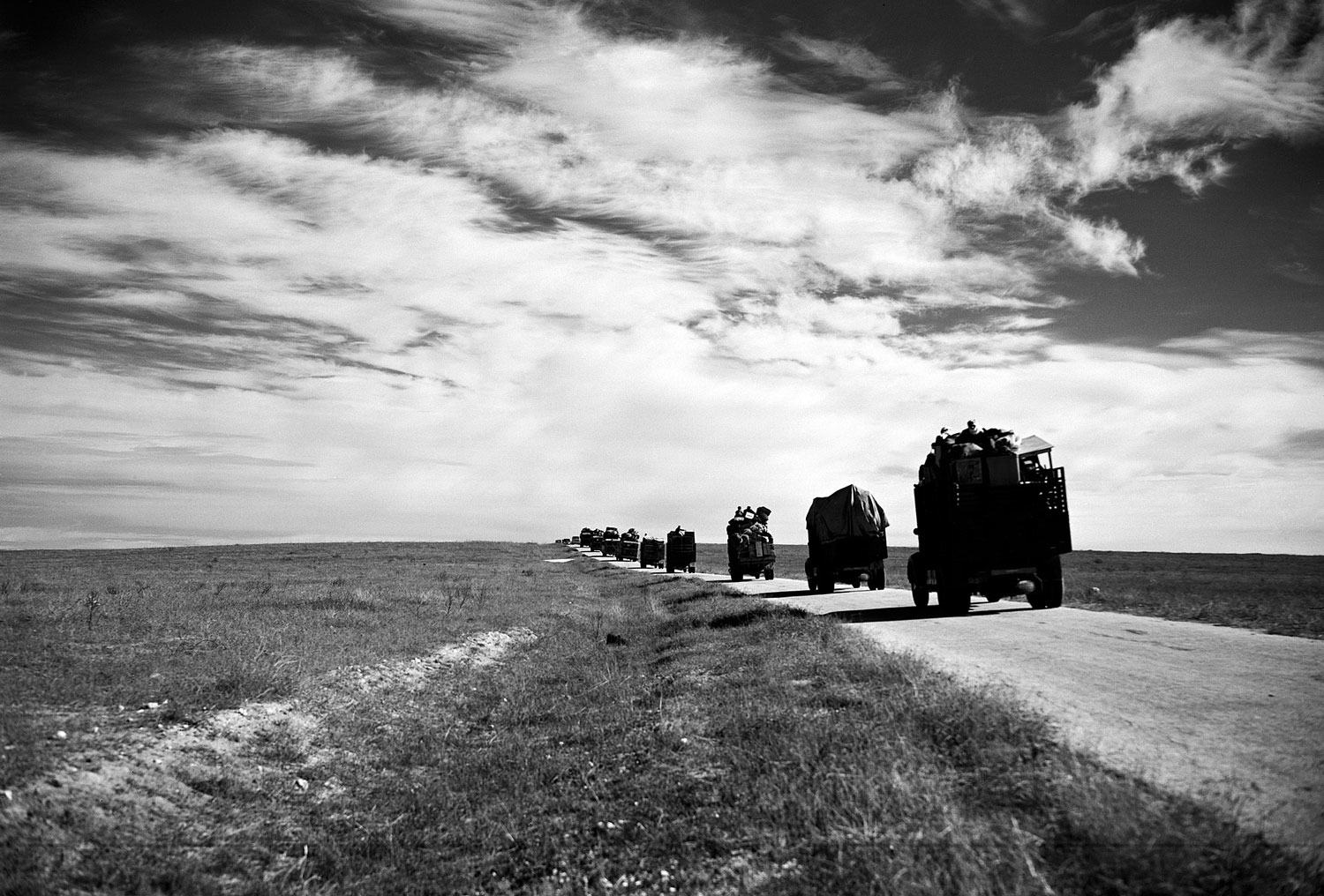 En 1949, un convoi transporte des réfugiés palestiniens et leurs biens de Gaza à Hébron, en Cisjordanie.