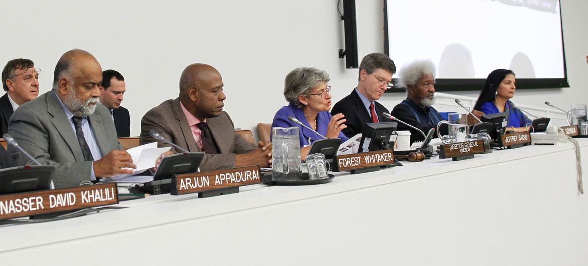 Wole Soyinka (second right) participates in a high-level debate organized by UNESCO on the topic of contemporary challenges and approaches to building a lasting culture of peace.