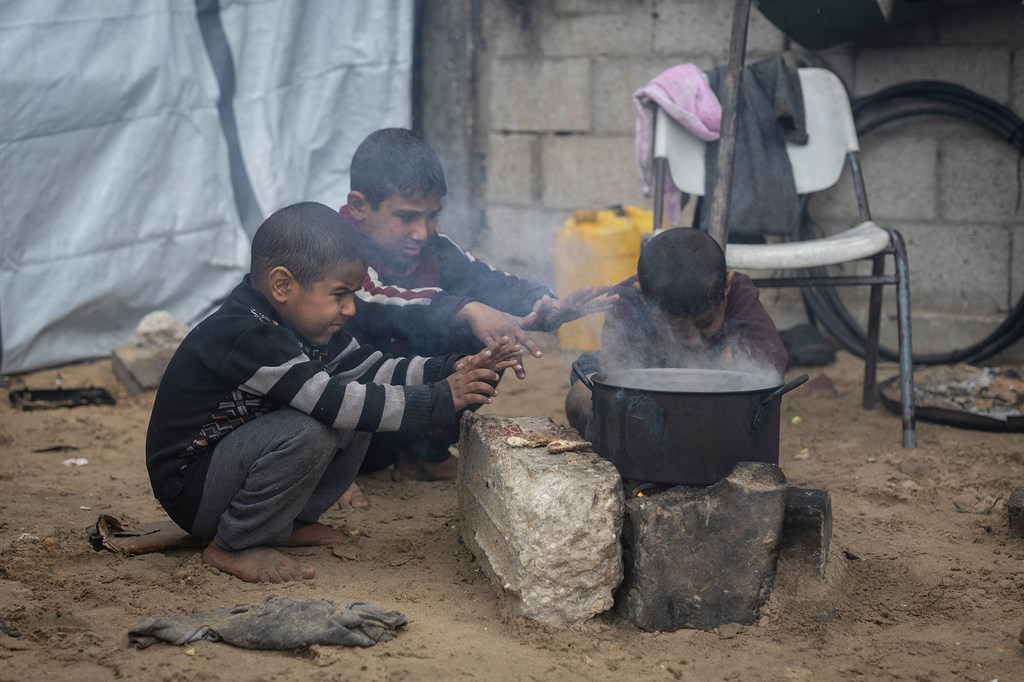 Displaced Palestinian children in Gaza. (Feb 2025)