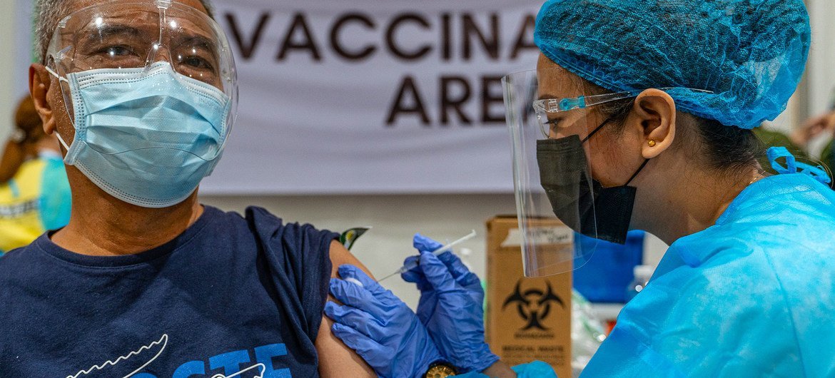 A man receives a COVID vaccination in Caloocan City in the Philippines. (file)