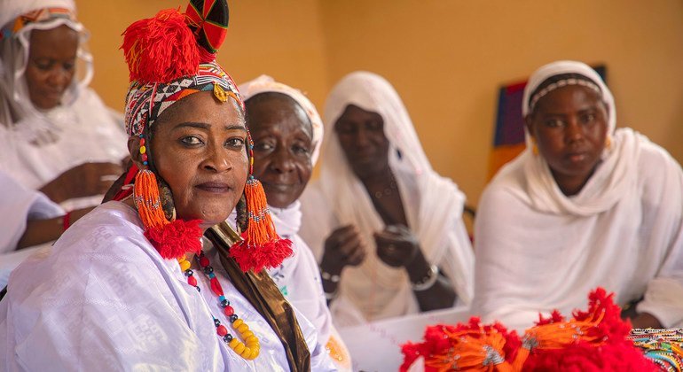 Mouna Awata é a presidente da Cabana da Paz das Mulheres (Case de la Paix) em Gao, Mali, e faz mediação com grupos armados para resolver conflitos