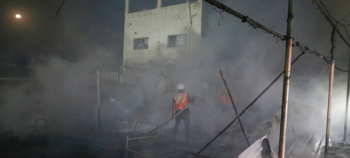 Israeli forces attacked tents sheltering displaced civilians near Al-Aqsa Hospital in an area where people from northern Gaza were asked to relocate.