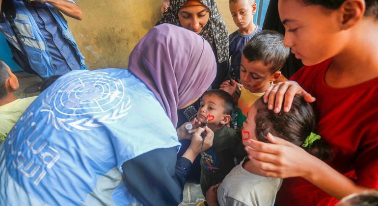 UNRWA y sus socios continúan la segunda ronda de una campaña de vacunación contra la poliomielitis en el sur de Gaza.